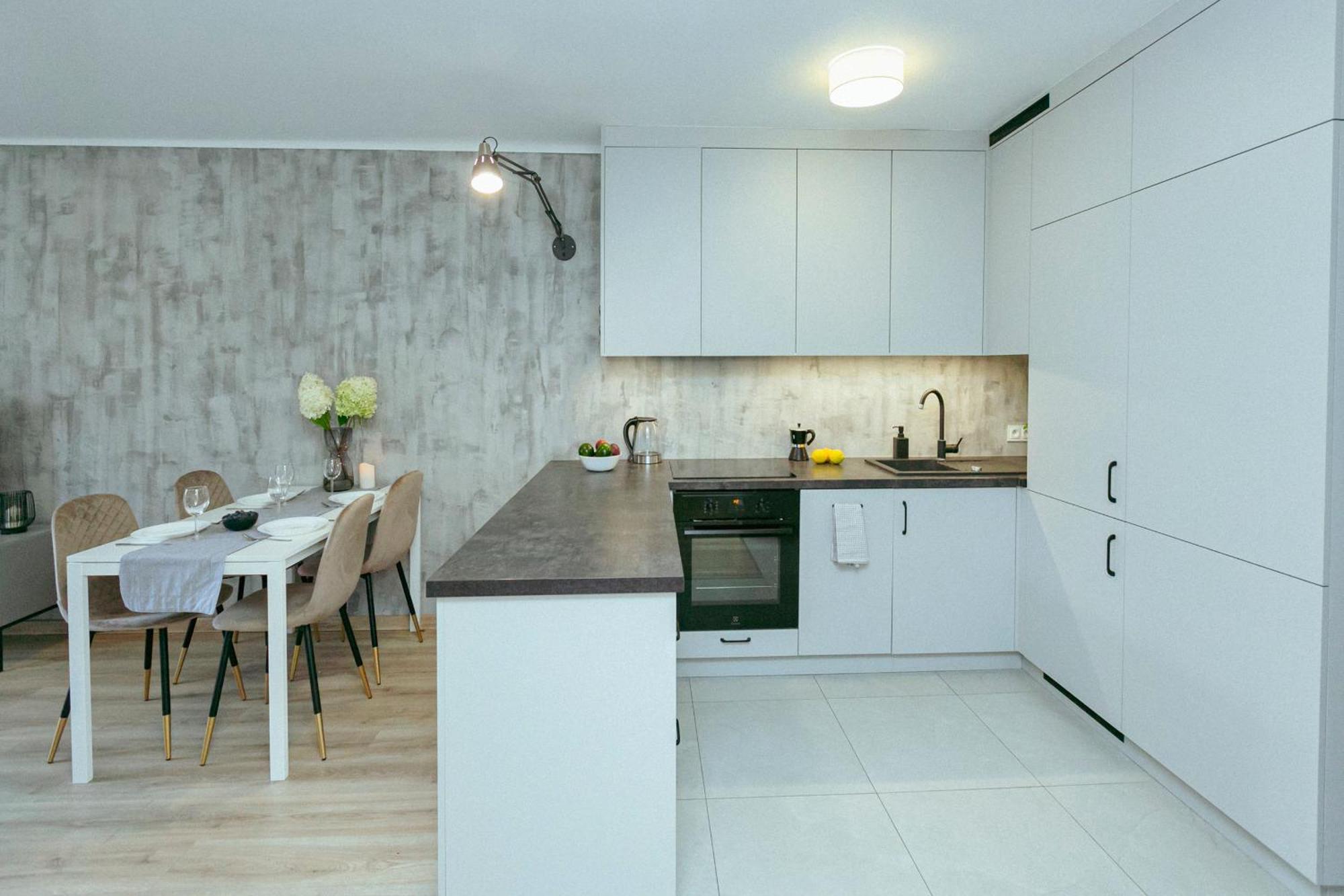Chlodna 11 - 6 Os Apartament - Better Rental Varşovia Exterior foto